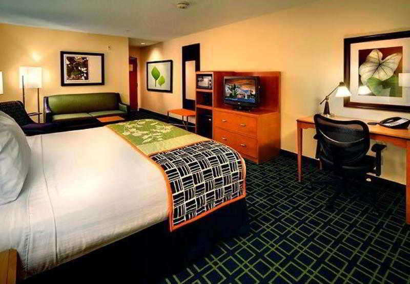 Fairfield Inn And Suites St Petersburg Clearwater Pinellas Park Kamer foto