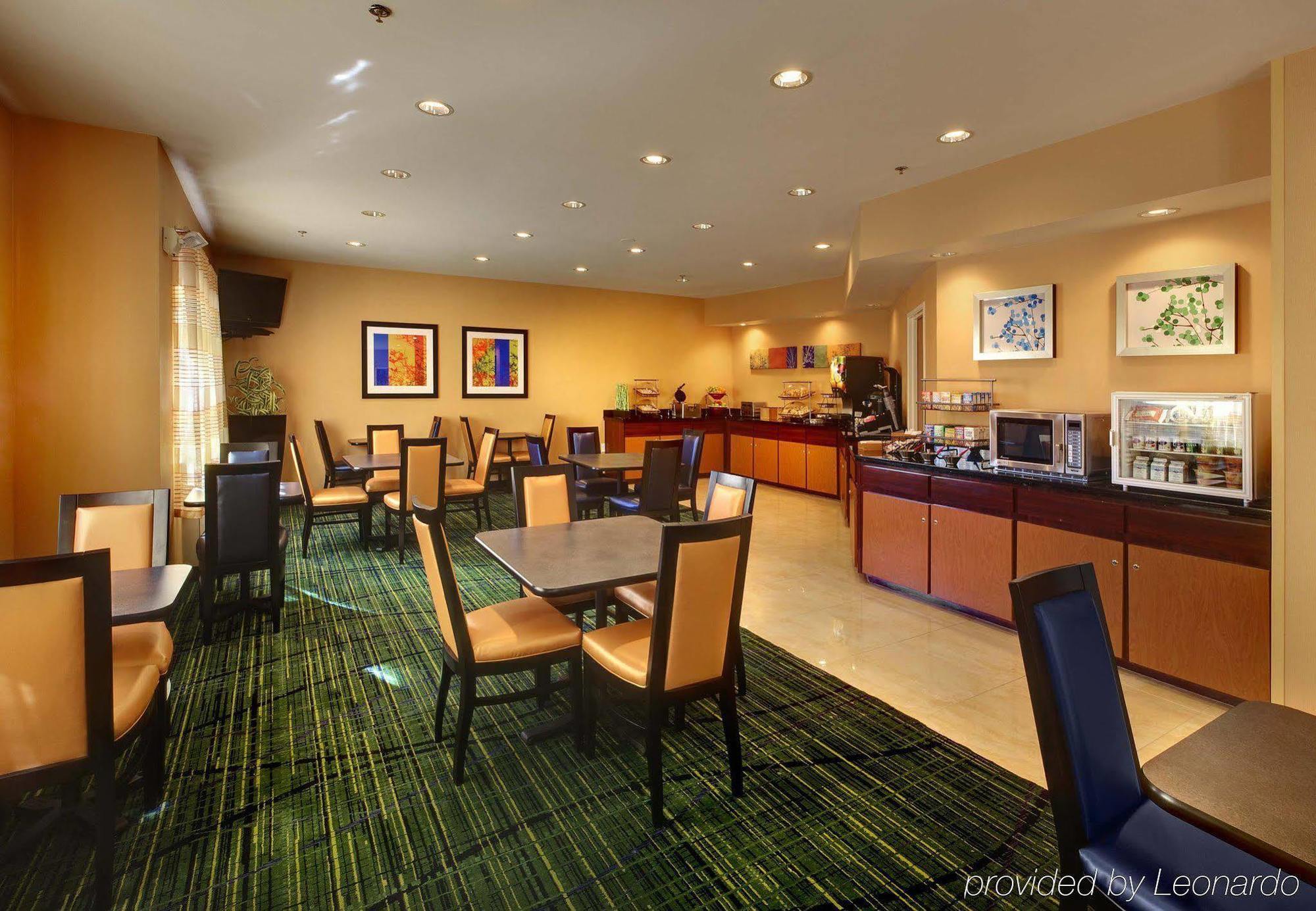 Fairfield Inn And Suites St Petersburg Clearwater Pinellas Park Restaurant foto